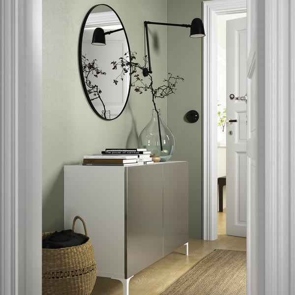 BESTÅ Mobile con ante, bianco/Riksviken/Nannarp effetto bronzo chiaro, 120x42x74 cm