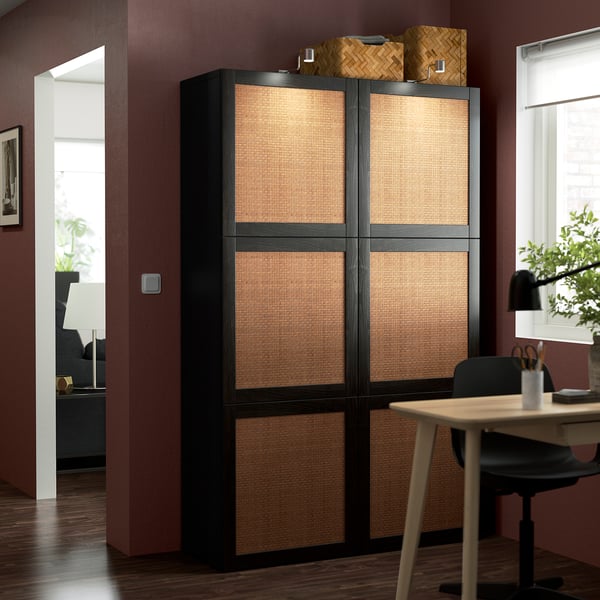 BESTÅ Mobile con ante, marrone-nero Studsviken/marrone scuro pioppo intrecciato, 120x42x193 cm