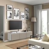 BESTÅ Mobile TV con ante, bianco/Hammarsmed beige, 180x42x38 cm