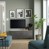 BESTÅ Mobile TV con ante, bianco/Kallviken/Ösarp grigio scuro, 120x42x48 cm