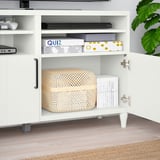BESTÅ Mobile TV con ante, bianco/Sutterviken/Kabbarp bianco, 120x42x74 cm
