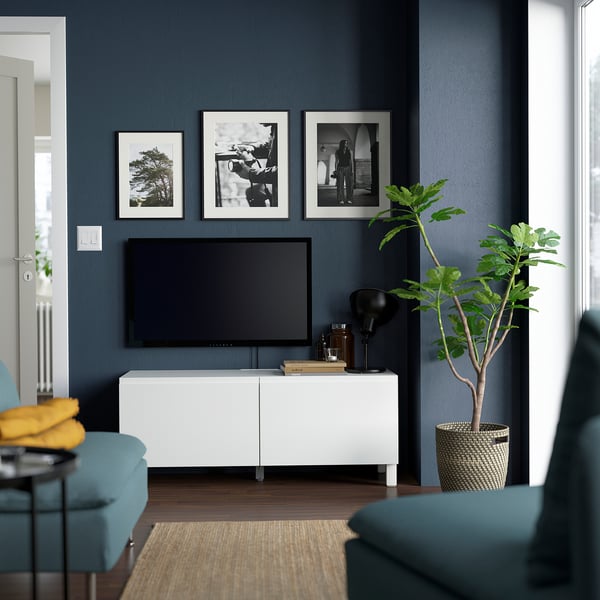 BESTÅ Mobile TV con ante, bianco Västerviken/Stubbarp/bianco, 120x42x48 cm