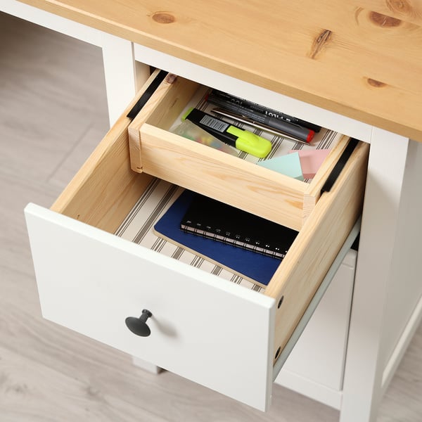 HEMNES Scrivania, mordente bianco/marrone chiaro, 155x65 cm