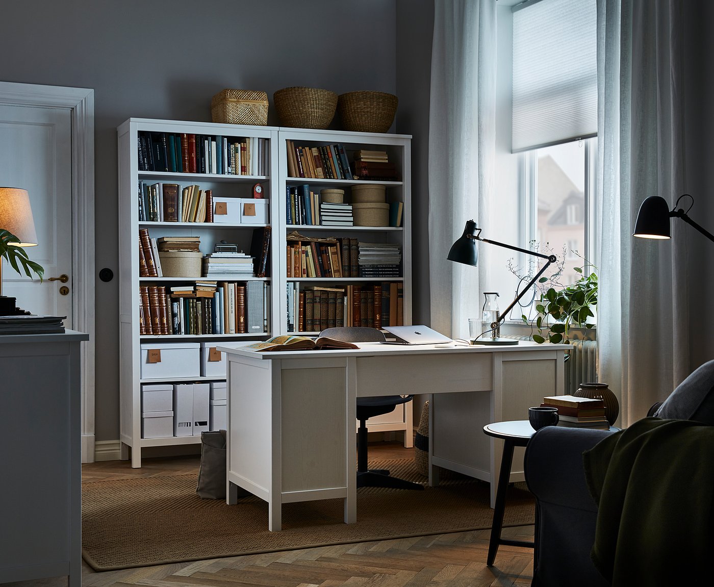 HEMNES Scrivania, mordente bianco, 155x65 cm - IKEA Svizzera