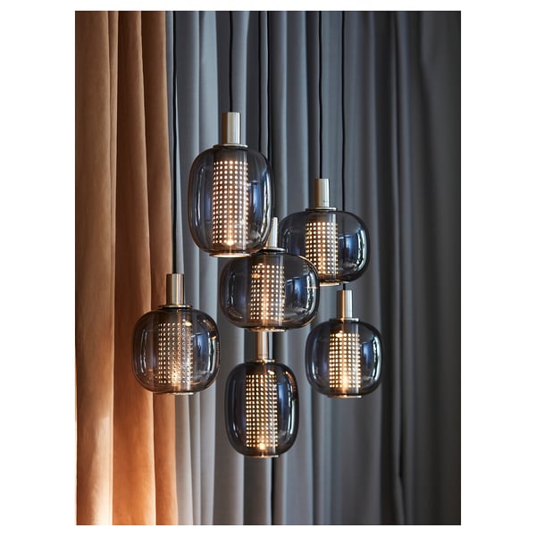 HÖGVIND Lampada a sospensione con 3 luci, nichelato/grigio vetro, 41 cm