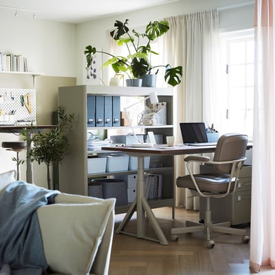 IDÅSEN Scrivania regolabile in altezza, marrone/beige, 160x80 cm