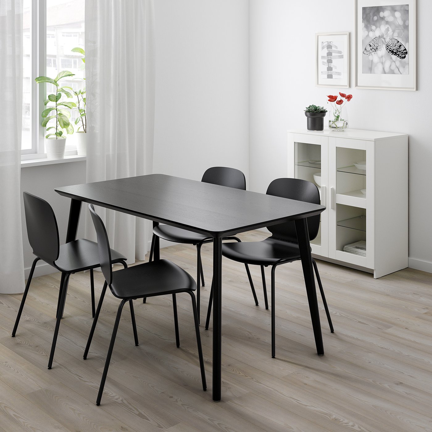 LISABO / SVENBERTIL Tavolo e 4 sedie, nero/nero, 140x78 cm - IKEA Svizzera
