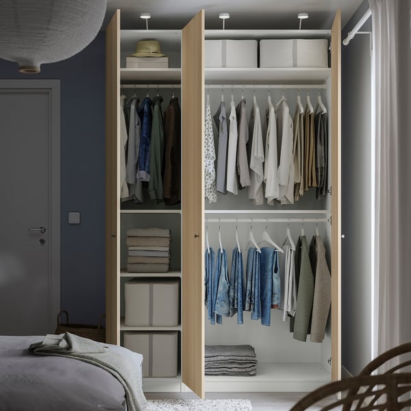 PAX / FORSAND Combinazione di guardaroba, bianco/effetto rovere con mordente bianco, 150x60x236 cm