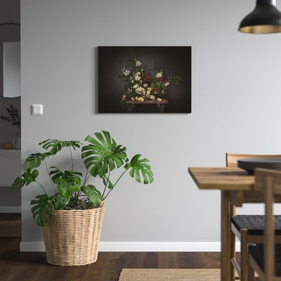 PJÄTTERYD Canvas, fiori su parete nera, 70x50 cm