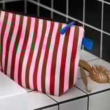 SKOGSSALLAT Necessaire, rosso/bianco/a righe