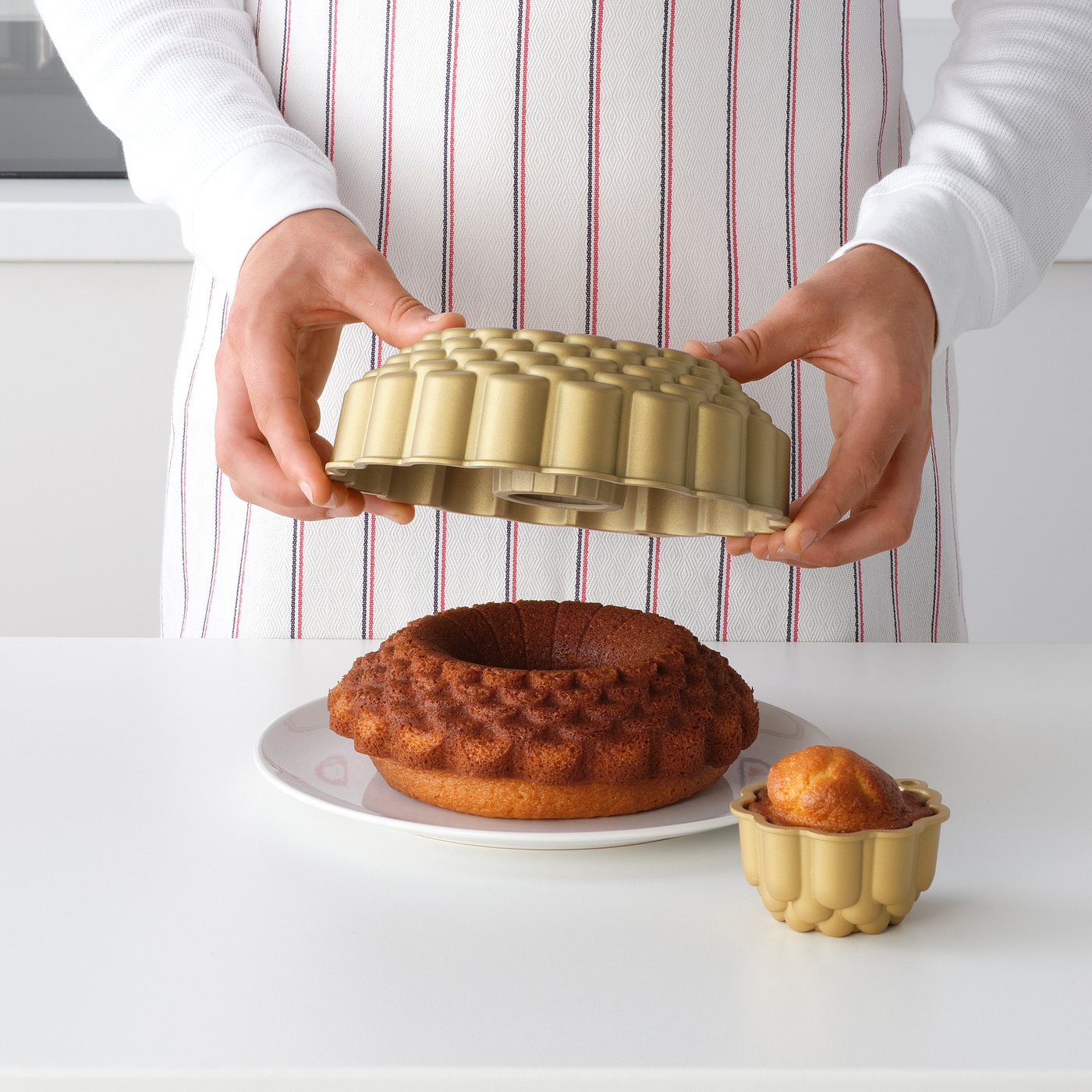 TÅRTBAK Stampo da forno, a forma di fiore/rivestimento antiaderente, 1.4 l  - IKEA Svizzera