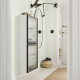 BESTÅ Estante con puertas, blanco/Fällsvik gris oscuro, 60x22x128 cm