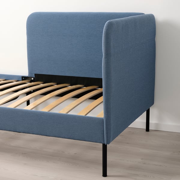 BLÅKULLEN Cama tapizada con respaldo esquina, Knisa azul costeño, 90x200 cm