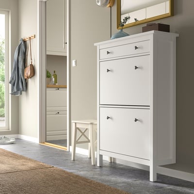 https://www.ikea.com/cl/es/images/products/hemnes-zapatero-con-2-compartimientos-blanco__1151419_pe886152_s5.jpg?f=xxs