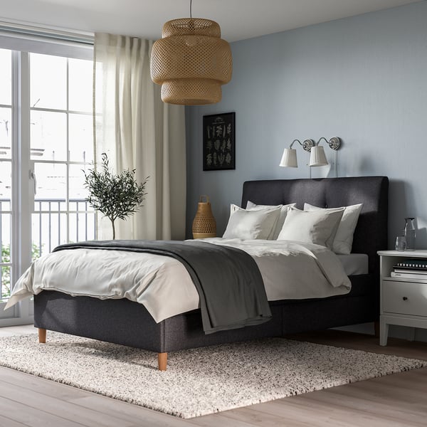 IDANÄS Cama tapizada, con almacenaje, Gunnared Gris oscuro, 140x200 cm