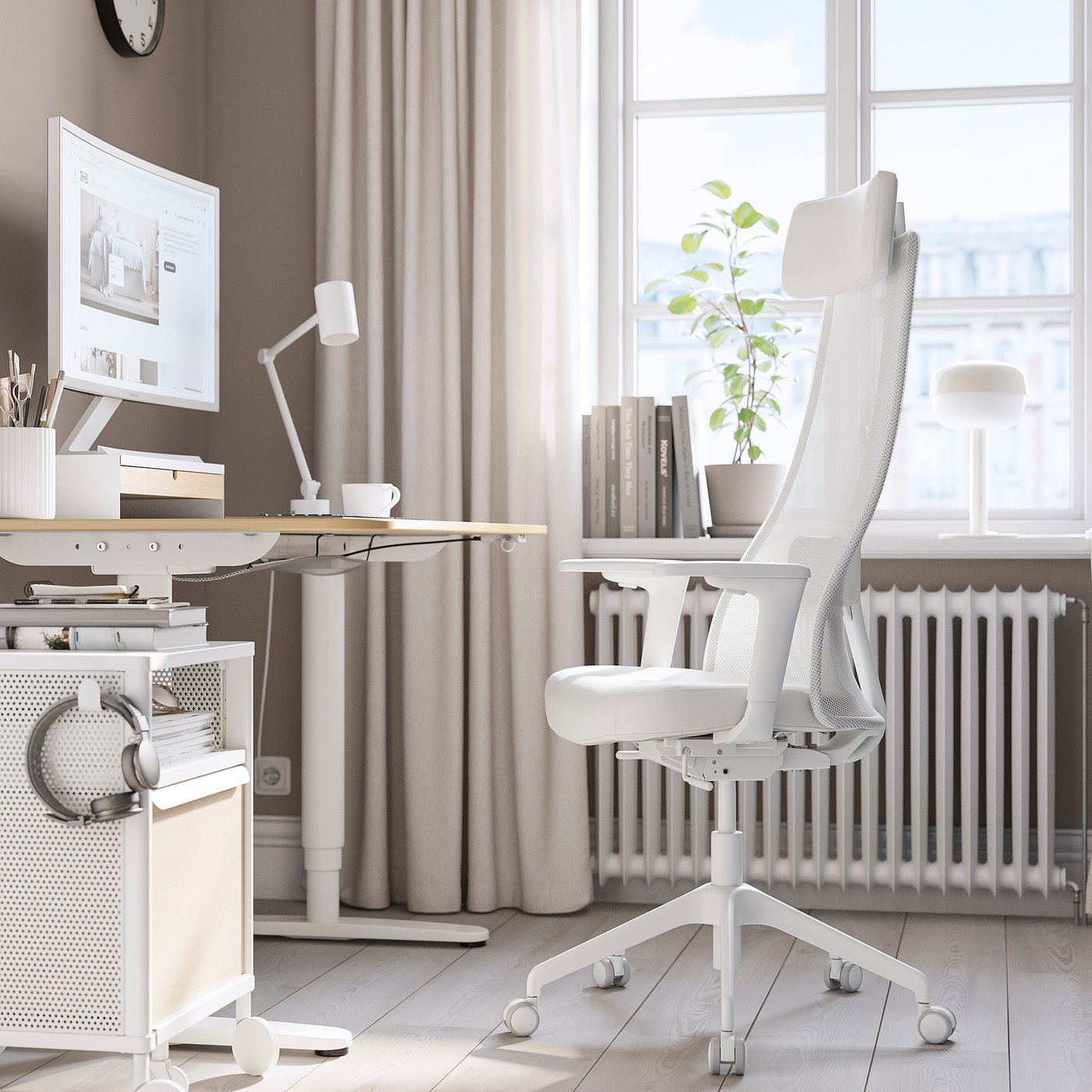 IKEA  JÄRVFJÄLLET ハイバックチェア(オフホワイト色) JÄRVFJÄLLET Silla escritorio con apoyabrazos, Grann blanco - IKEA