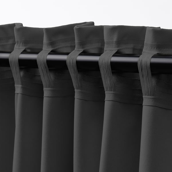 KORGMOTT Cortina black-out, 1 par, Gris oscuro/con cinta de fruncir, 145x250 cm