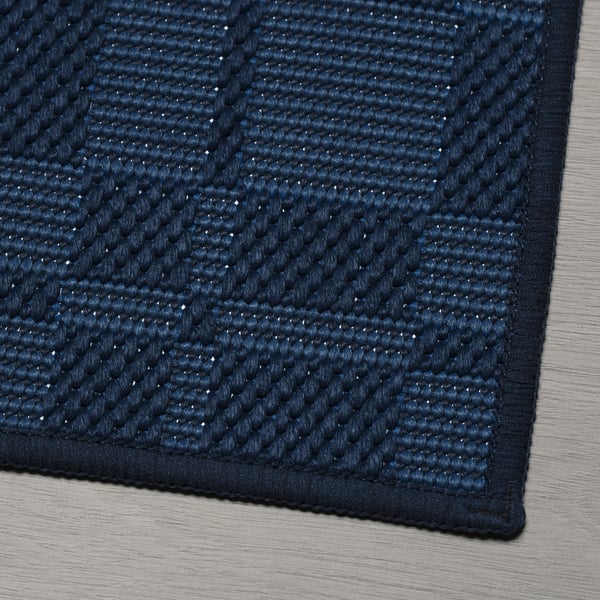 NATTÅG Alfombra de cocina, azul oscuro/a cuadros, 45x120 cm