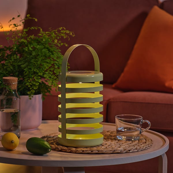 SOLVINDEN Lámpara de mesa LED, energía solar raya/ext menta