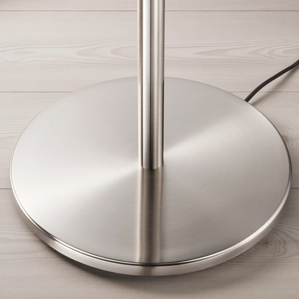 TÄLLBYN Lámpara de pie, niquelado/blanco vidrio, 135 cm