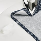 TRYSTÄVMAL Cortina, 1 par, azul oscuro/blanco/flores con cinta de fruncir, 145x250 cm