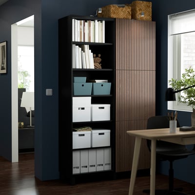 BESTÅ Mueble sala con puertas, negro con café Björköviken/café lámina de roble teñida, 120x42x202 cm