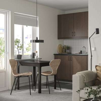 EKEDALEN / ÄLVSTA Mesa y dos sillas, café oscuro/ratán negro, 80/120 cm