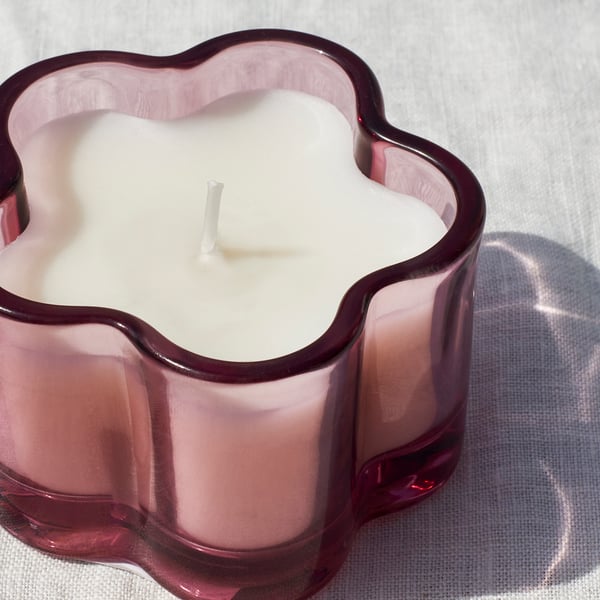 MORKULLA Vela aromática en vaso de vidrio, lila variedad de colores, 12 hr