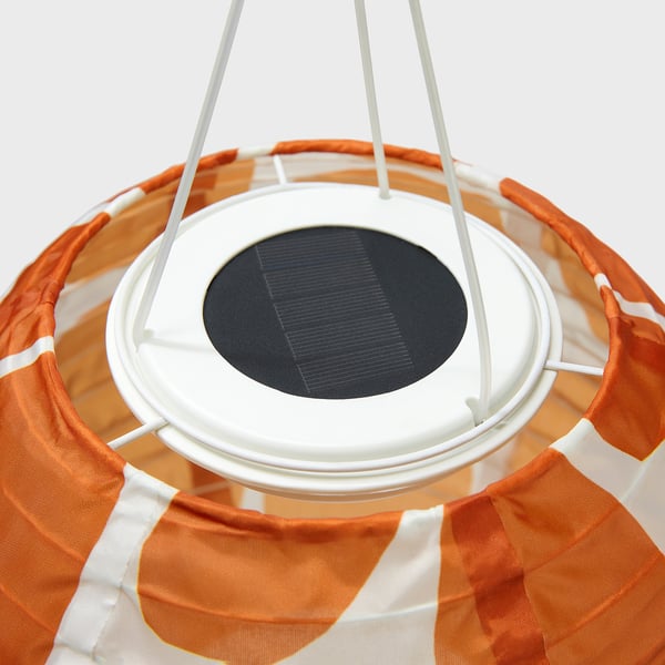 SOLVINDEN Lámpara colgante, de pepas/energía solar naranja, 22 cm