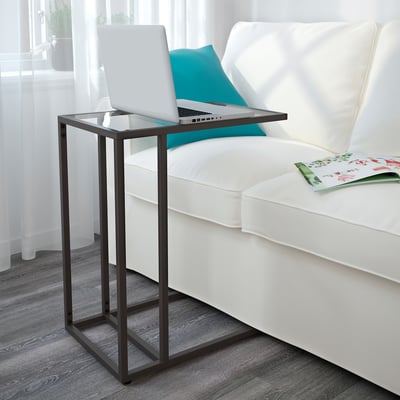 VITTSJÖ Mesa soporte para portátil, negro con café/Vidrio, 35x65 cm