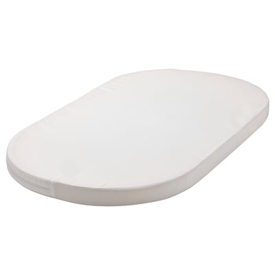 Oválná bílá dětská matrace ÄLSKVÄRD s jednoduchým designem, vyrobená z polyesteru a bavlněných materiálů.