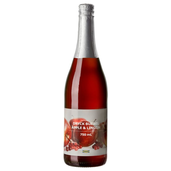 Láhev nápoje z červeného jablka a lingonu z IKEA, 750 ml.