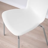 EKEDALEN / LIDÅS Stůl a 4 židle, dub/bílá pochromované, 120/180 cm