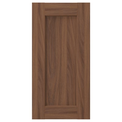 Dveře skříňky ENKÖPING z hnědého ořechu, klasický design, robustní textura dřeva, čtvercový tvar s jednoduchým rámem.