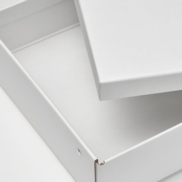 Otevřená bílá úložná krabice, čistý, elegantní design, robustní konstrukce, hladké hrany, ideální pro uspořádání.