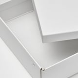 Otevřená bílá úložná krabice, čistý, elegantní design, robustní konstrukce, hladké hrany, ideální pro uspořádání.