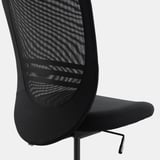 Ergonomická kancelářská židle s opěradlem a sedákem ze síťoviny, navržená pro pohodlí a podporu.