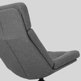 Šedé čalouněné otočné křeslo s vysokým opěradlem a polstrovaným sedákem. Moderní design pro pohodlí a relaxaci.