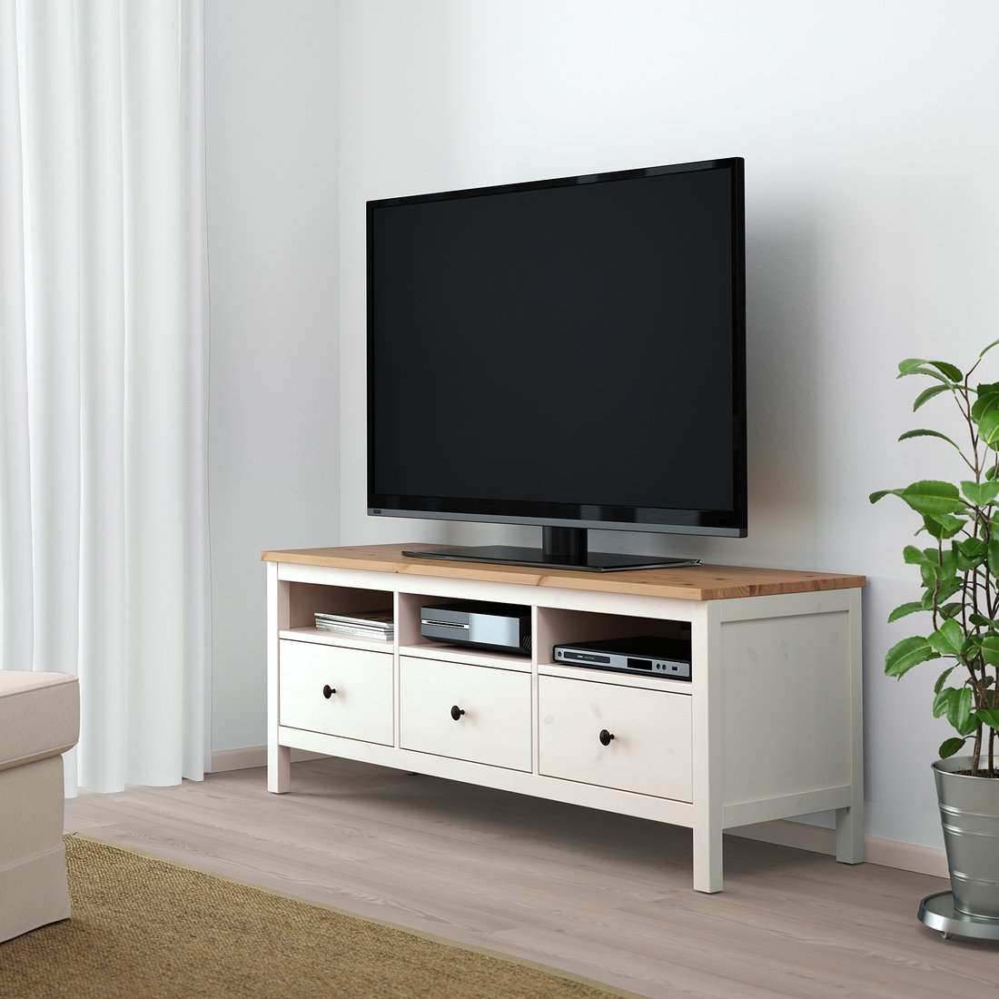HEMNES TV stolek, bílé mořidlo, světle hnědá, 148x47x57 cm - IKEA