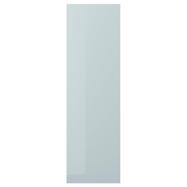 Světle modrá obdélníková dvířka skříně s vysokým leskem a elegantními rovnými liniemi. Moderní minimalistický design kuchyně, vyrobený z recyklovaných materiálů.