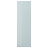 Světle modrá obdélníková dvířka skříně s vysokým leskem a elegantními rovnými liniemi. Moderní minimalistický design kuchyně, vyrobený z recyklovaných materiálů.