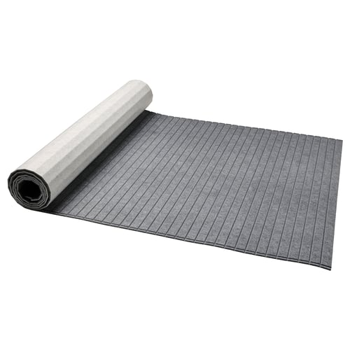 Válcovaný šedý plstěný panel pro posuvné dveře pro kutily, texturovaný s vodorovnými liniemi.