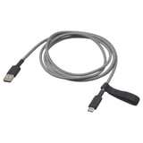Černobílý opletený nabíjecí kabel USB s konektory USB-A & C, gumové konce, připojený popruh, 1. Délka 5 m.