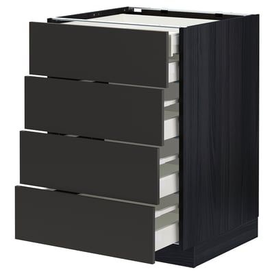 Černá kuchyňská skříňka METOD se čtyřmi zásuvkami. Moderní, elegantní design zahrnuje hladce výsuvné zásuvky s mechanismem pomalého dovírání.