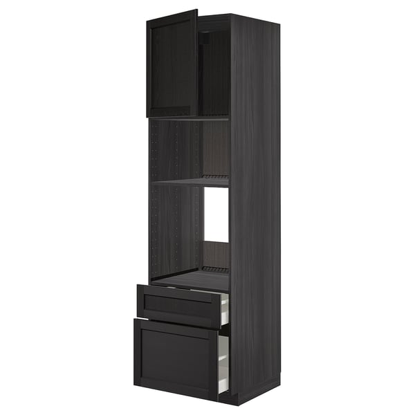 Vysoká šedá kuchyňská skříňka IKEA se zásuvkami a policemi.