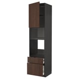 Kuchyňská linka METOD, tmavě hnědé dřevěné zásuvky a skříňka, elegantní design s minimalistickými úchytkami.