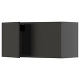 Černá kuchyňská nástěnná skříňka ze systému METOD, elegantní a moderní.