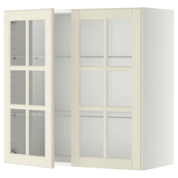 Kuchyňská skříňka Ikea METOD se špinavě bílými skleněnými dvířky bodbyn, se zkosenými hranami a nastavitelnými skleněnými policemi.