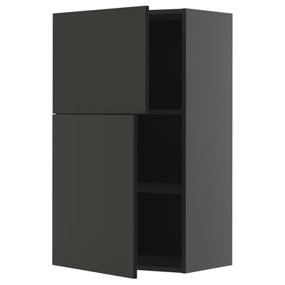 Moderní černá kuchyňská skříňka s nastavitelnými policemi, minimalistický design, dvoukomorová dvířka.