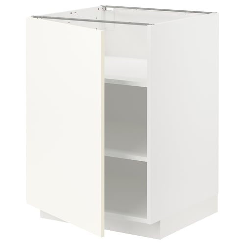 Ikea METOD bílá kuchyňská skříňka, otevřená, s nastavitelnými policemi.